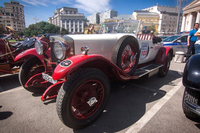 Красивые ретро-автомобили на L.U.C Chopard Classic Weekend Rally