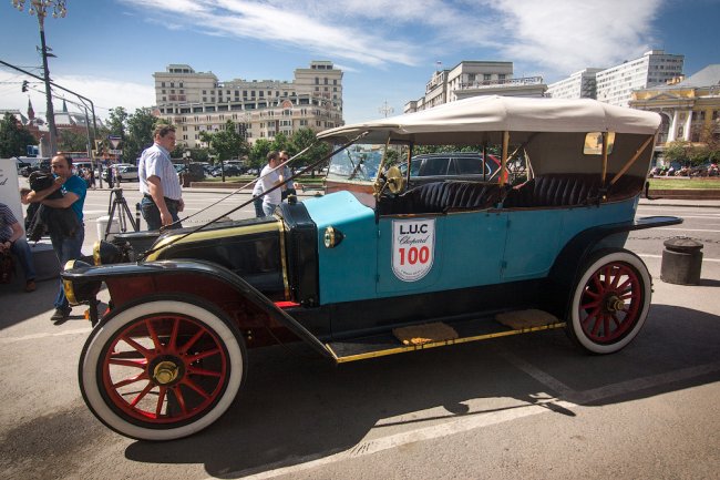 Красивые ретро-автомобили на L.U.C Chopard Classic Weekend Rally